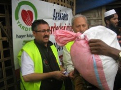 Arakanlı Müslümanlara 120 Ton Gıda Yardımı